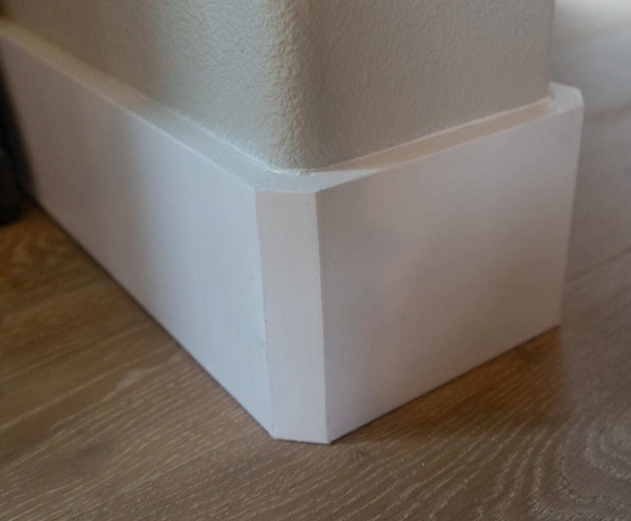 Base & Crown Molding / Window & Door Trim